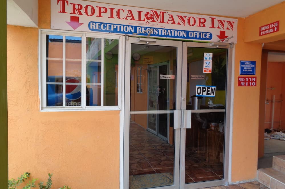 Tropical Manor Inn
