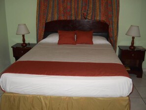 Habitación superior | Escritorio y espacio para trabajar con un portátil