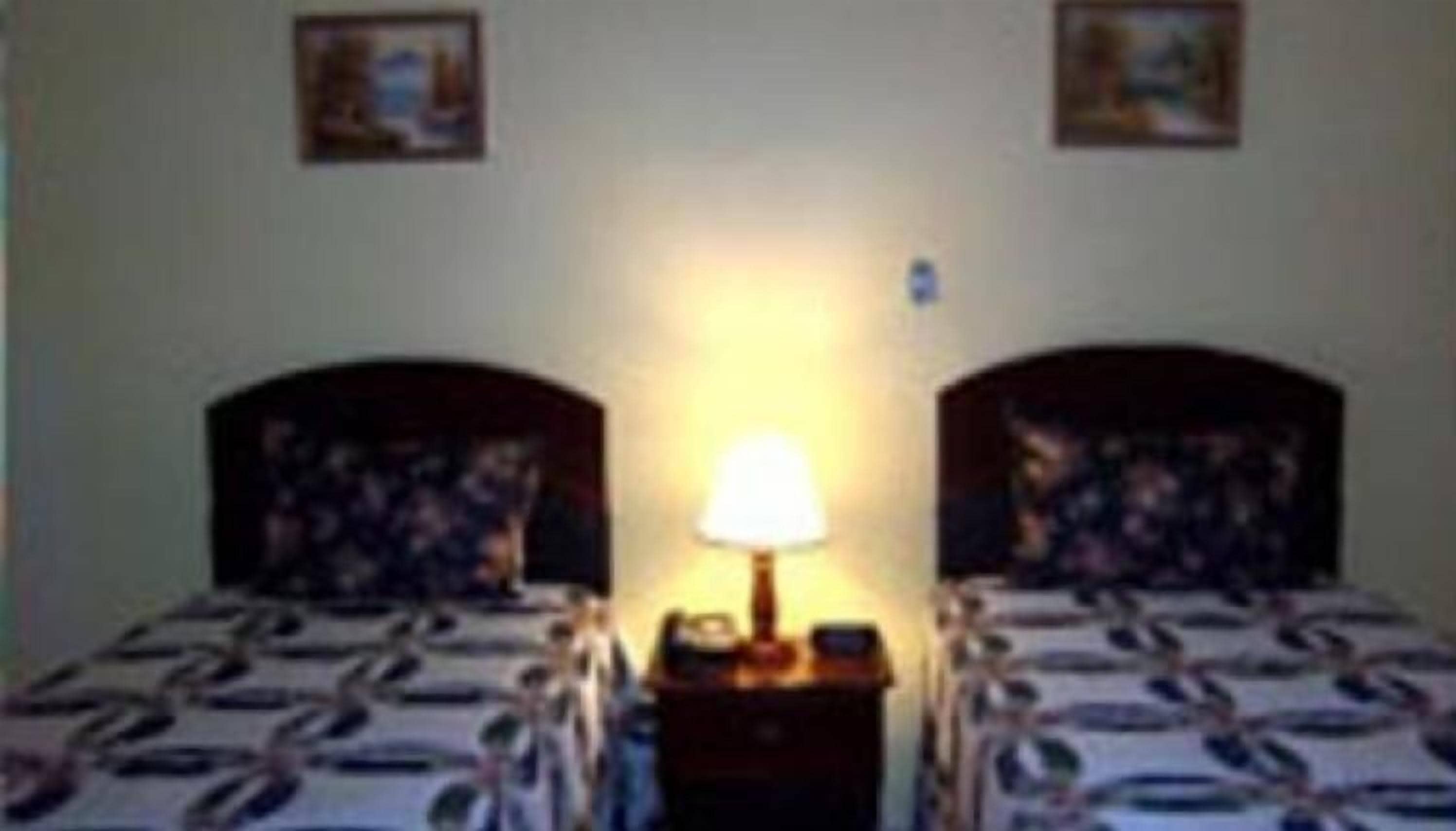 Photo - Tropical Manor Inn - Kingston