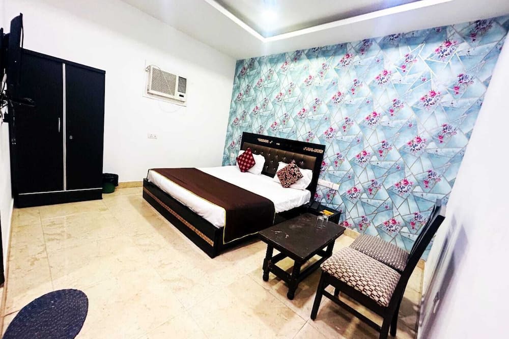 Airport Hotel Ashoka Palace