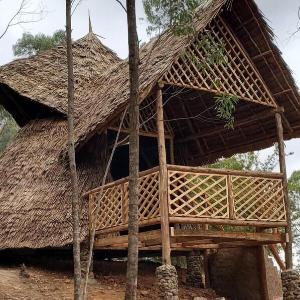 Front of property - Ngorongoro economy Lodge (Karatu)