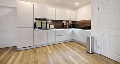 Troon Portland Apt A