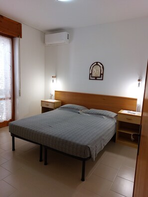 3 Schlafzimmer, Bügeleisen/Bügelbrett, Bettwäsche