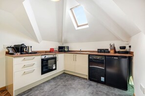 Fridge, microwave, oven, dishwasher