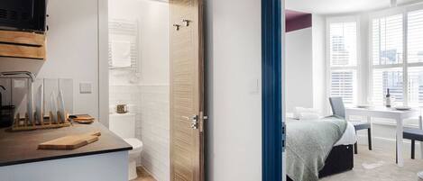 2 bedrooms, desk, iron/ironing board, free WiFi