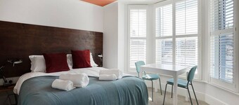 Eco Aparthotel - Cheriton Studio