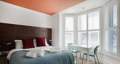 Eco Aparthotel - Cheriton Studio