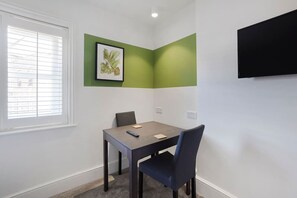 Dining - Eco Aparthotel - Coolinge Studio (Folkestone)