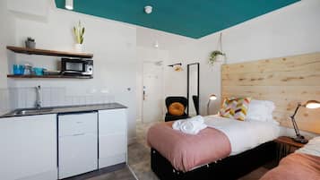 1 bedroom, desk, iron/ironing board, free WiFi