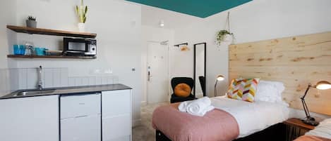 1 bedroom, desk, iron/ironing board, free WiFi