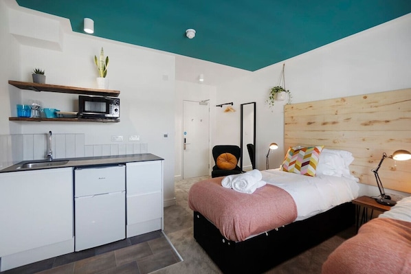 1 bedroom, desk, iron/ironing board, free WiFi