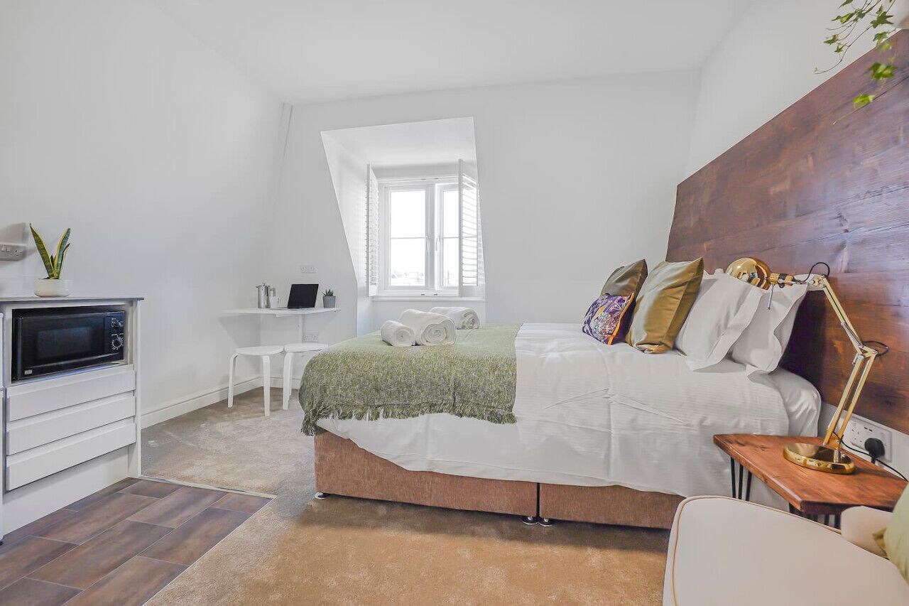 Desk, iron/ironing board, free WiFi, bed sheets