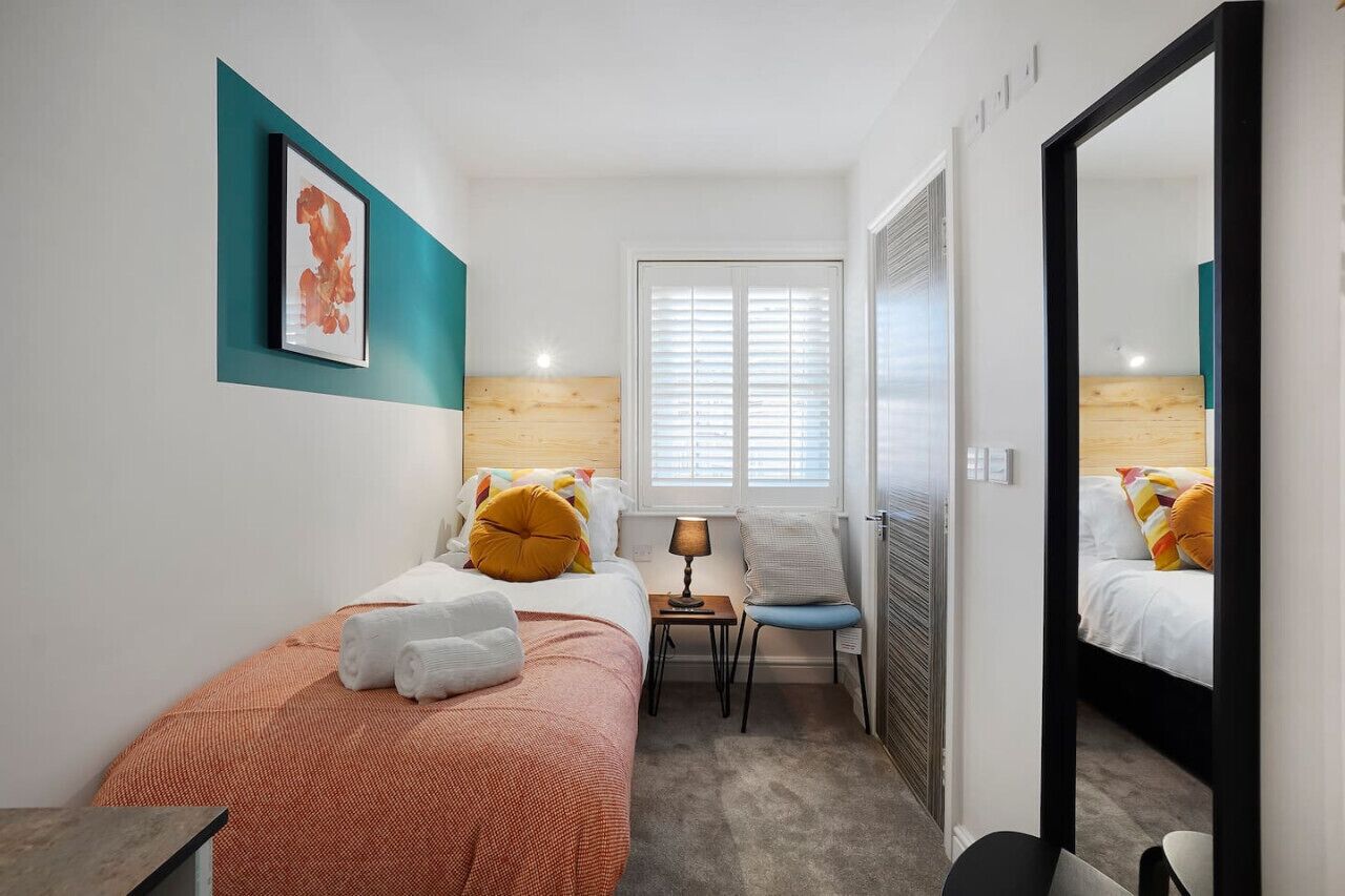 1 chambre, bureau, fer et planche à repasser, accès au Wi-Fi (inclus)