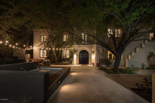 Exterior - Country Club Villa, Heated Pool w/ Hot Tub (Phoenix)