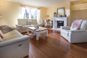 Smart TV, fireplace, books - Country house at the lighthouse (Krummhörn - Campen)