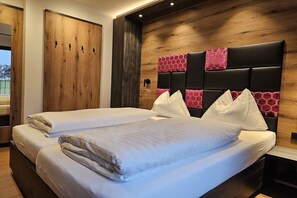 8 chambres, accès Internet
