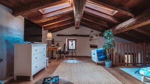 Interior - Alpine home with panoramic terrace and fireplace (Villaretto)