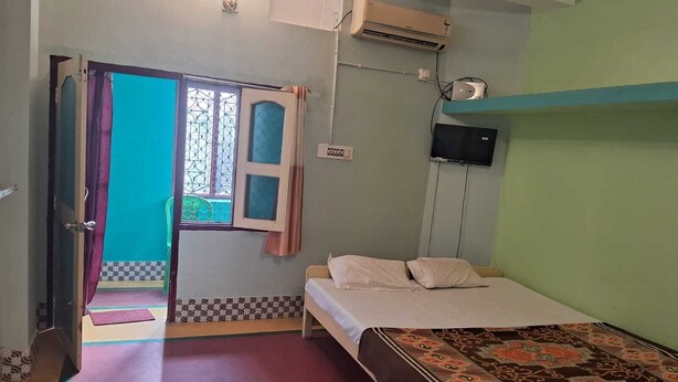 Deluxe Room, City View - Rama Krishna Ashram (Puri)