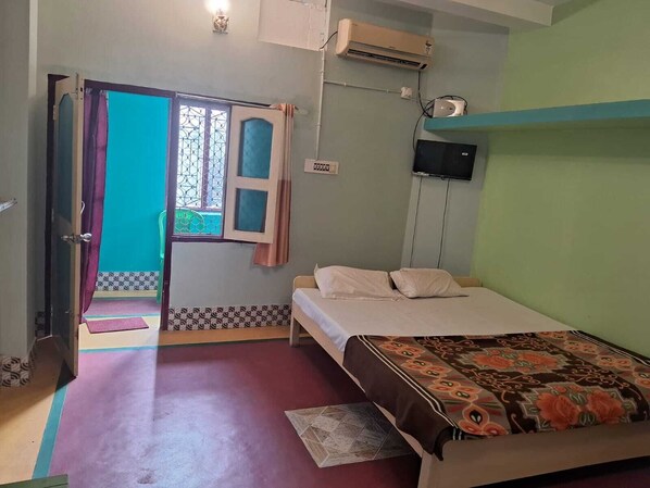 Deluxe Room, City View - Rama Krishna Ashram (Puri)