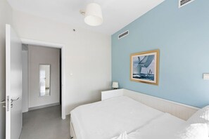 2 عدّة غرف نوم ومكتب ومكواة/لوح كي وواي فاي