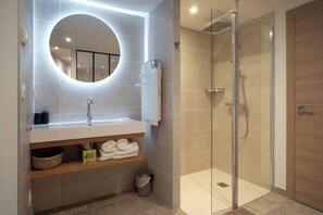 Bathroom - La Barule (Charols)