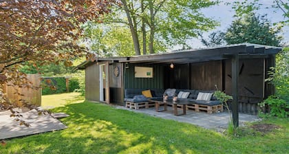 Spacious summer house with pool.