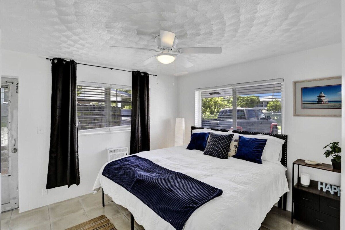 Quaint Quarters - Prime Location w Stylish Design