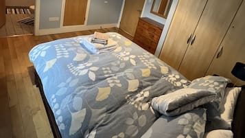 3 dormitorios, Internet, ropa de cama