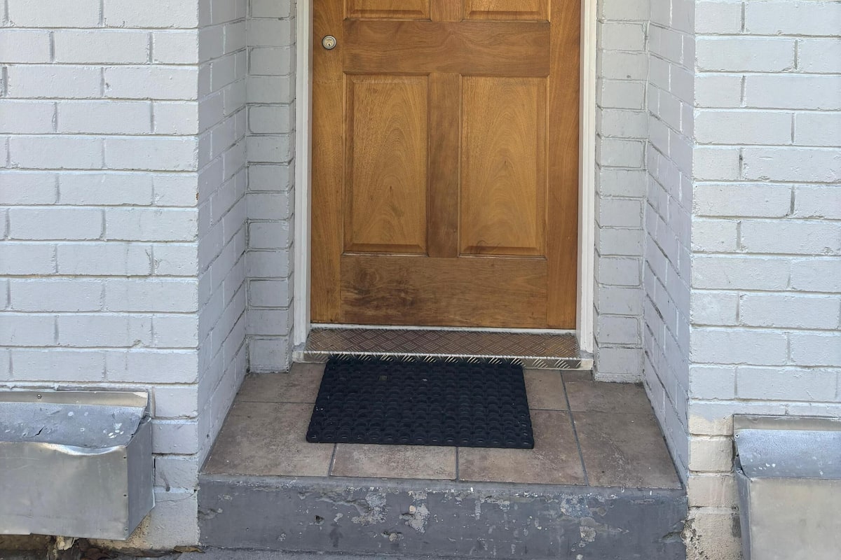 Economy Apart Daire | 1 yatak odası, masa, güneşlik/perde, ütü/ütü masası