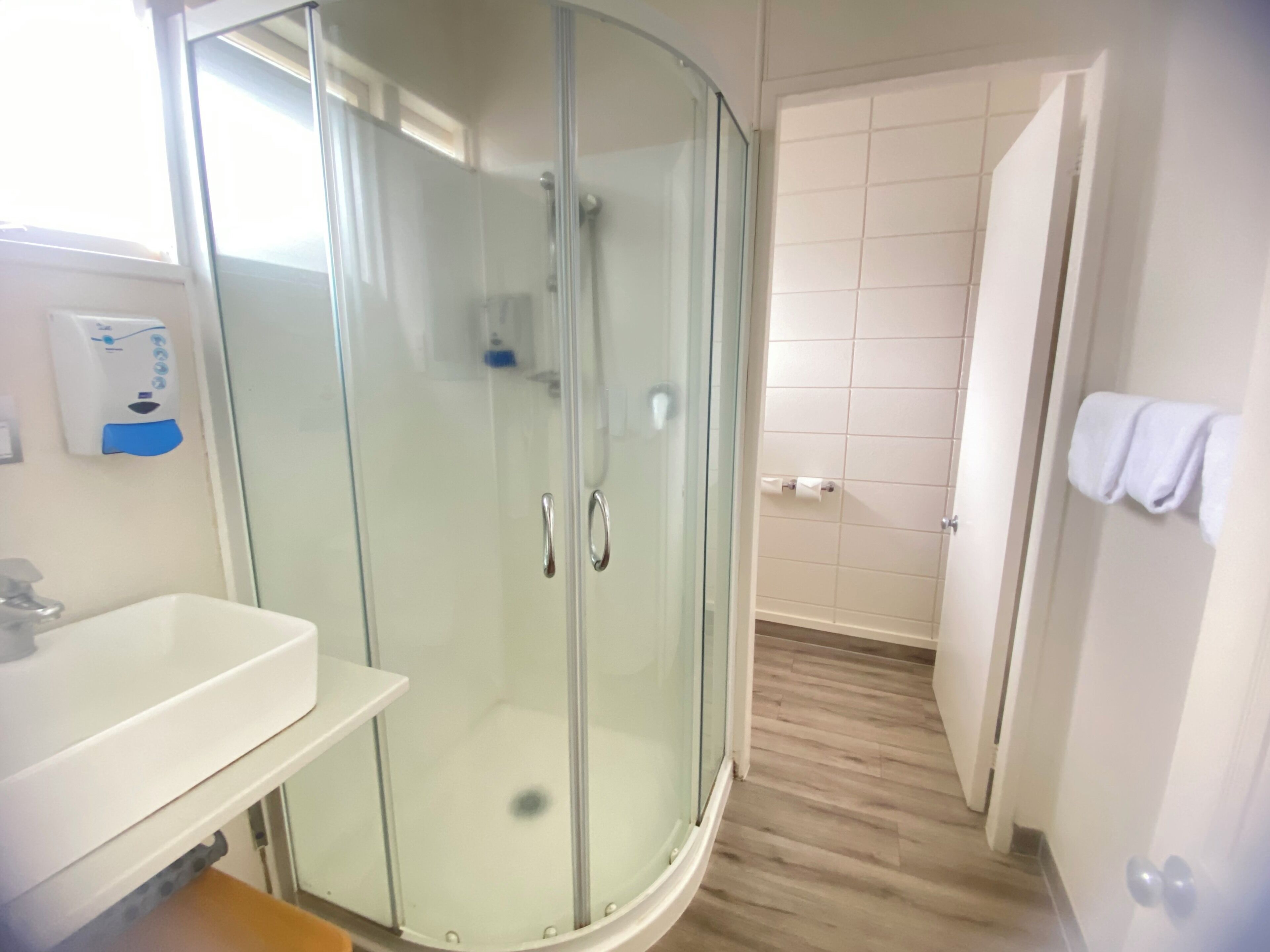 Deluxe Suite | Bathroom
