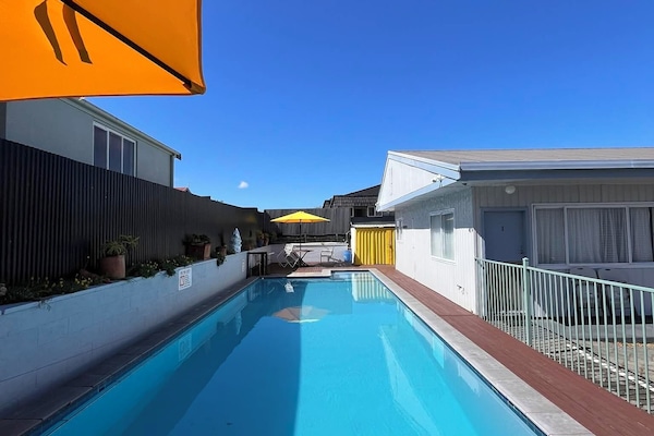 2 indoor pools, outdoor pool