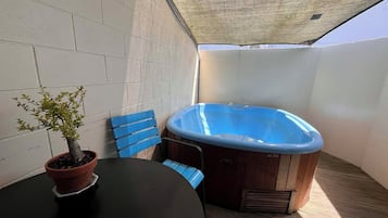 Bañera de hidromasaje privada