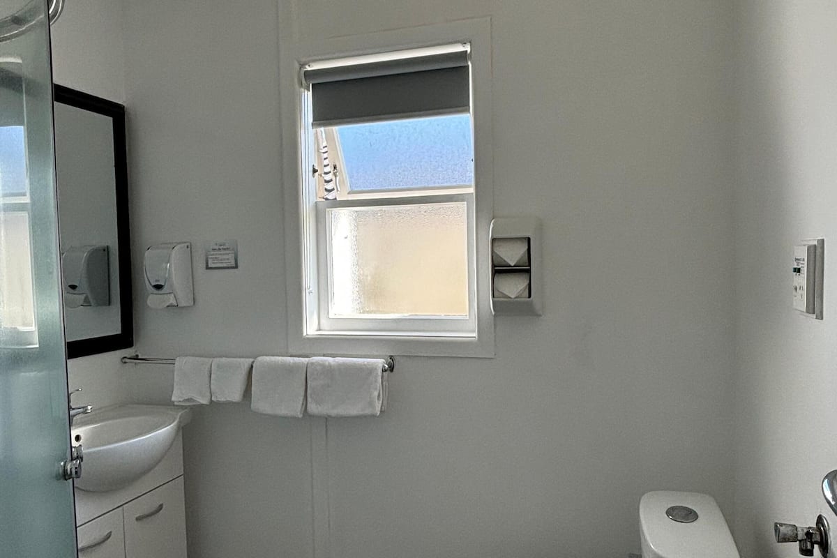 Economy Apart Daire | Banyo | Duş, hidro masaj duş başlığı, saç kurutma makinesi, havlu