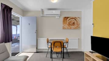 Appartement Affaires, 1 chambre | Bureau, rideaux occultants, fer et planche à repasser, Wi-Fi gratuit