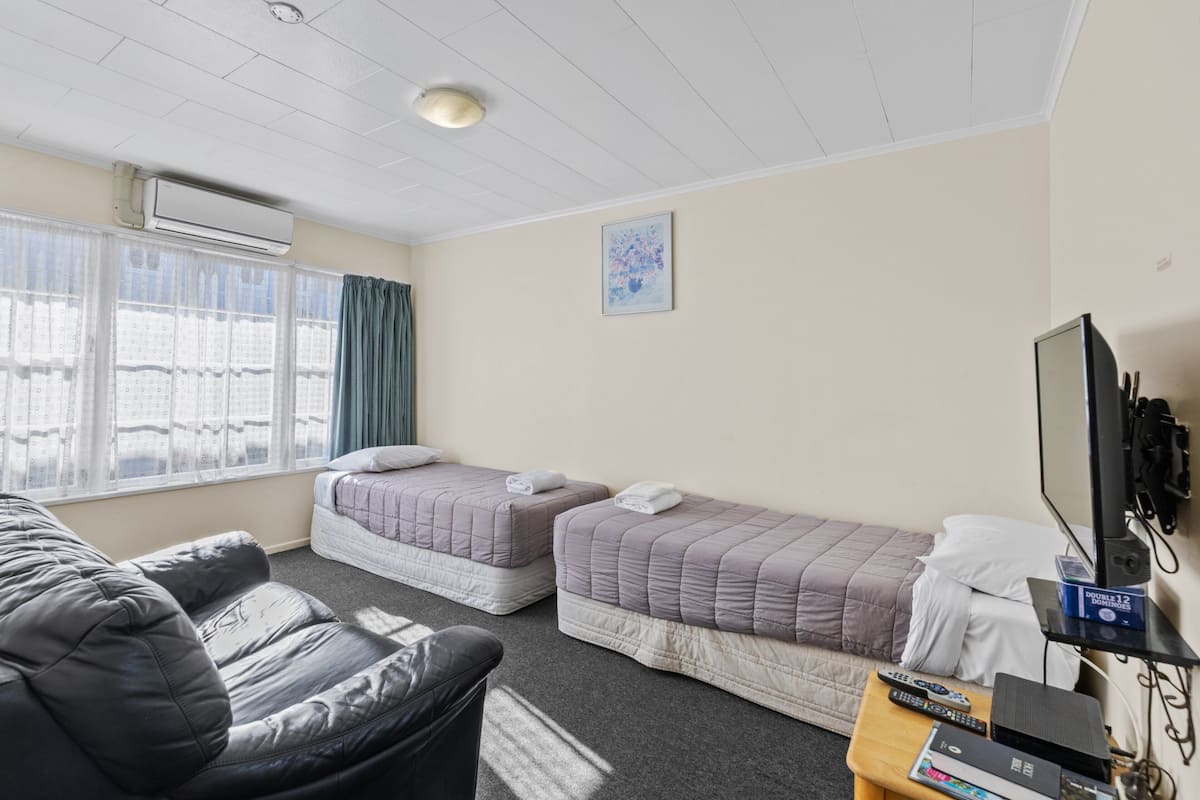 Comfort Apart Daire | 1 yatak odası, masa, güneşlik/perde, ütü/ütü masası