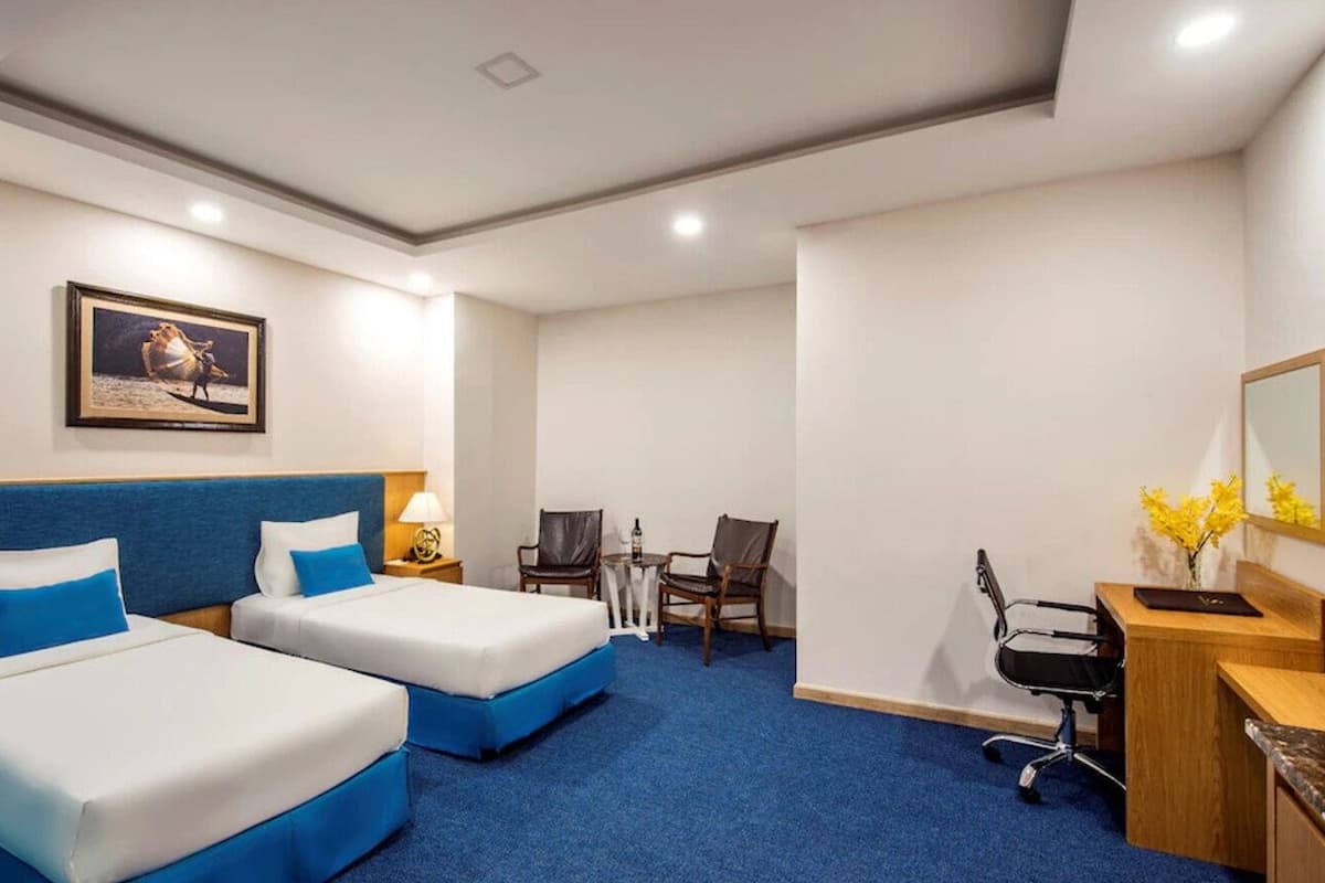 Standard Single Room, 2 Single Beds, Private Bathroom