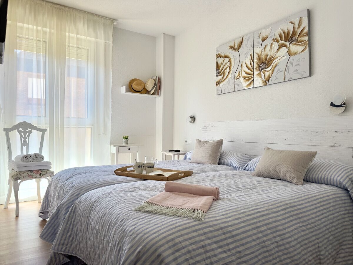 2 bedrooms, iron/ironing board, bed sheets