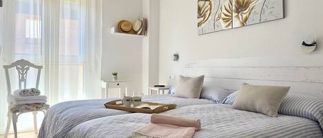 2 bedrooms, iron/ironing board, bed sheets