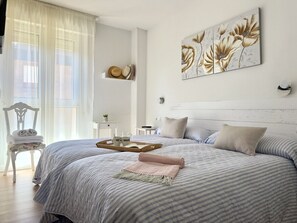 2 bedrooms, iron/ironing board, bed sheets