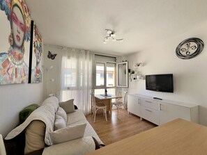 TV - Apartamento Cerca de la Playa-a Toda Vela 30014 (Somo)