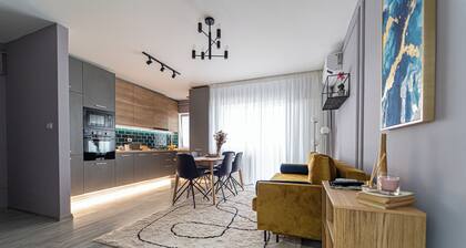 Delux Suite features 100 m2 of 2 bedrooms apartment in BacÄu, near Arena Mall