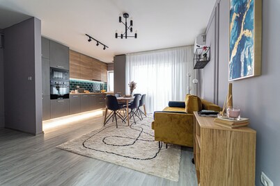 Delux Suite features 100 m2 of 2 bedrooms apartment in Bacău, near Arena Mall