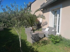 Terrace/patio - Maison Très Bien Agencée Proche Plage du Débarque et Commerces (Bénouville)