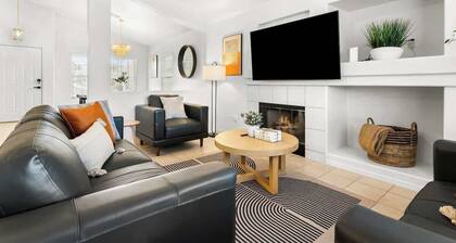 5BR Luxury Oasis w/ Pool & Spa + Games and MORE!