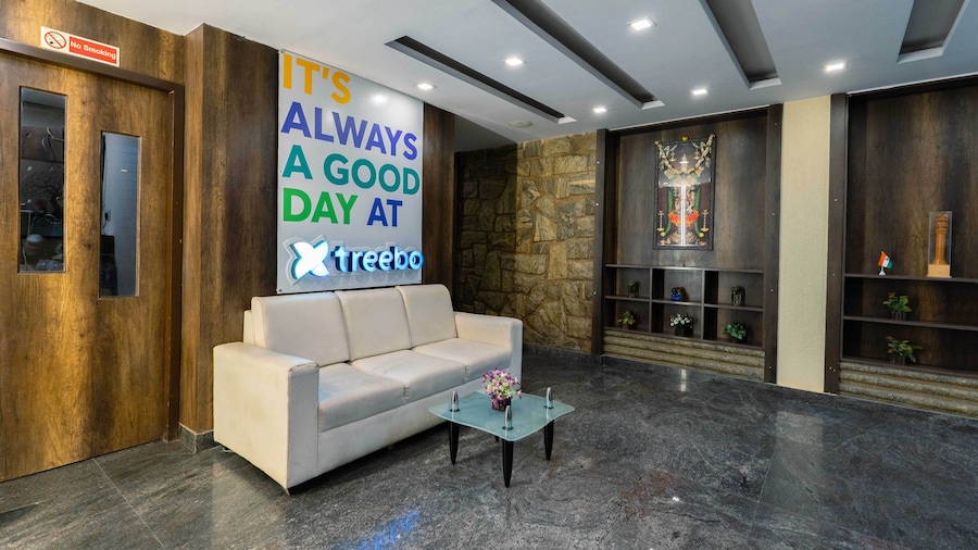 Treebo Cranberry Delight