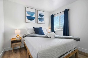 5 bedrooms, travel cot, WiFi, bed sheets