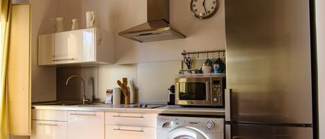 コンロ、食器洗い機、コーヒー / ティーメーカー、トースター