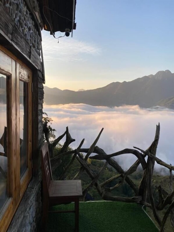 Deluxe Twin Room, Mountain View | Minibar, free WiFi, bed sheets - Sapa Mackeno (Sa Pa)