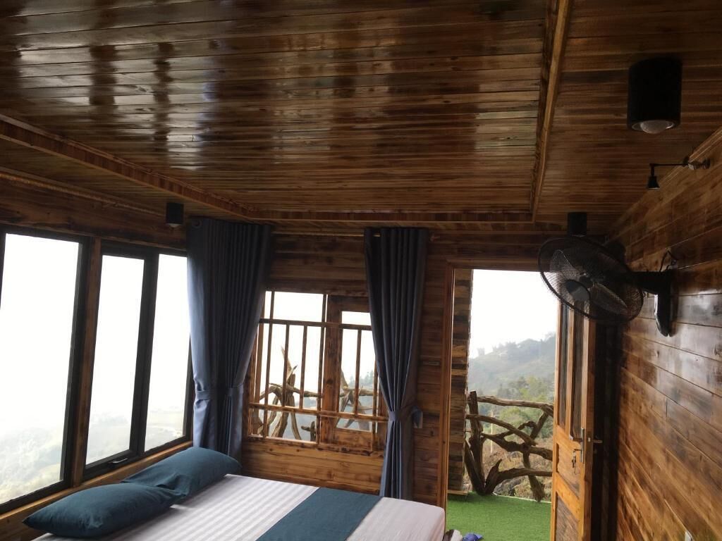 Minibar, truy cập Internet không dây miễn phí, bộ trải giường 