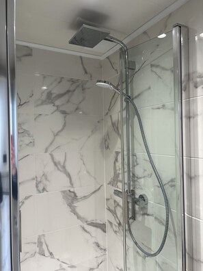 Dutxa, tovalloles i paper higiènic 